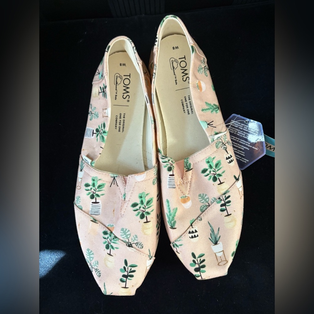 TOMS Women's Peach Flats with Botanical Print